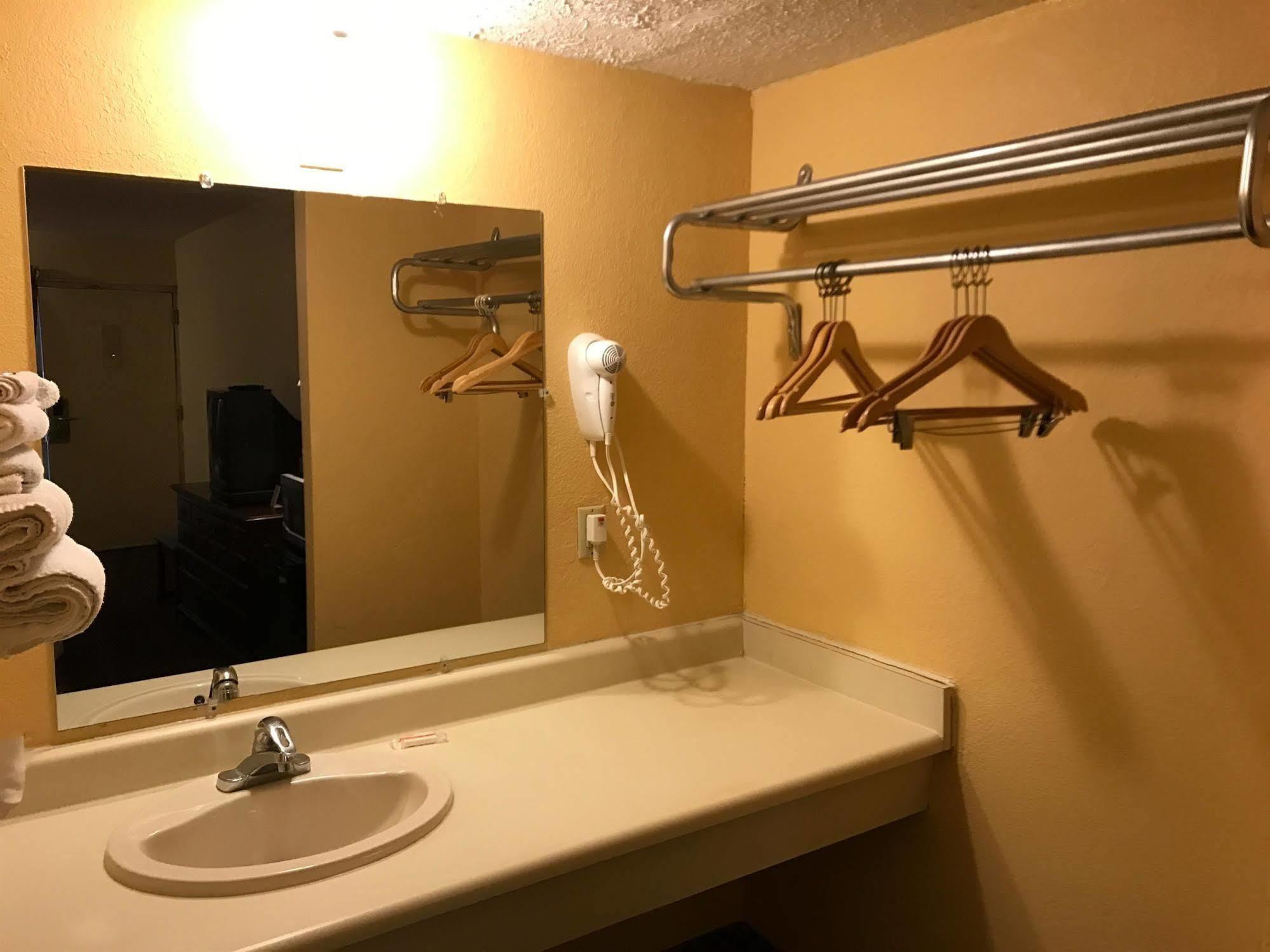 Budget Inn Columbus East Kültér fotó